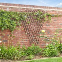 Extra Strong Expanding Fan Willow Trellis 1.8m X 0.9m