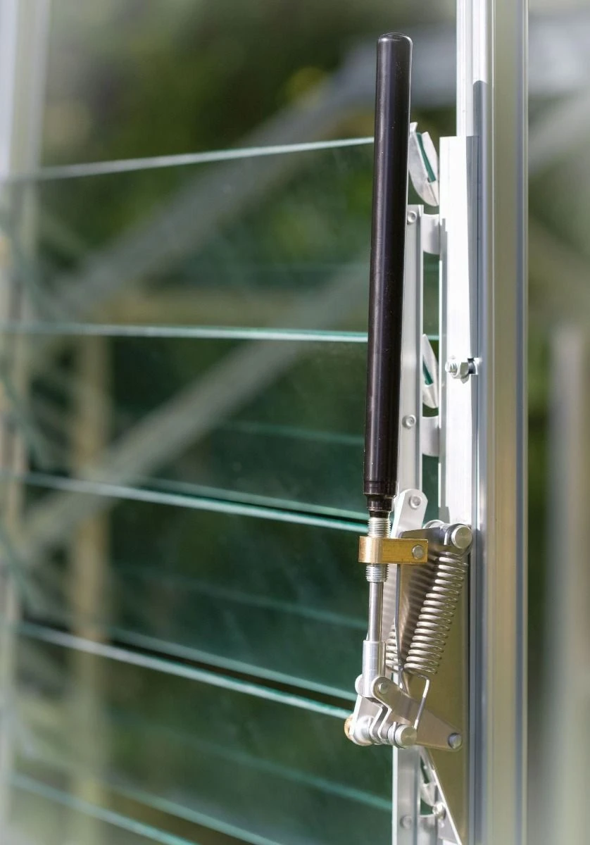 Automatic Greenhouse Louvre Vent Opener 3 Automatic Greenhouse Louvre Vent Opener